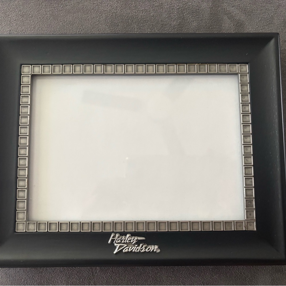 Harley-Davidson Black and Silver Frame